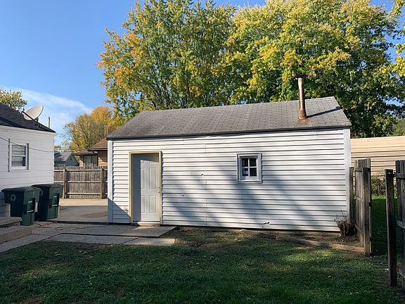 4th image of 1924 E 17th St