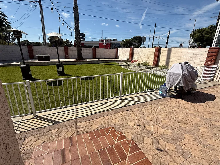 8701 Kittyhawk Ave — Photo 11