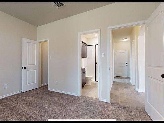 4th image of 1311 Roma St