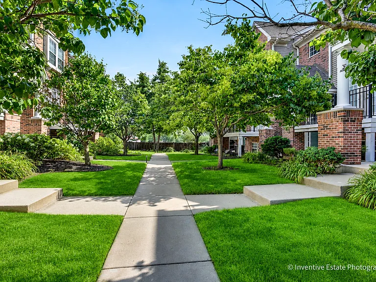 22 Emma Ct — Photo 3