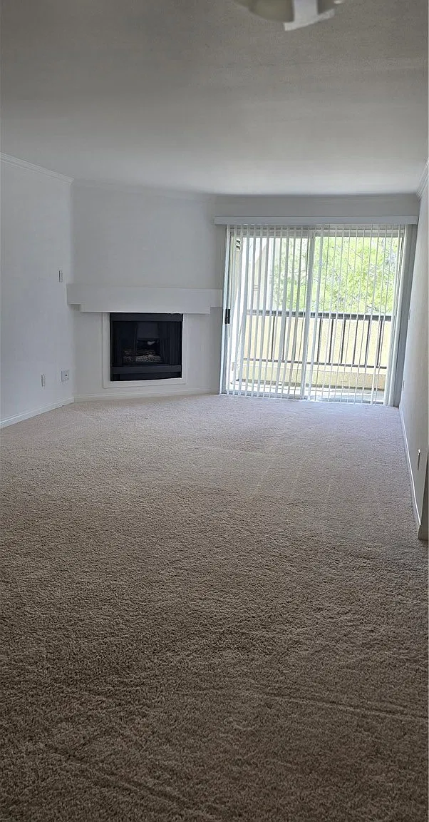2 bed, 910 sqft, $2,900 — Photo 1
