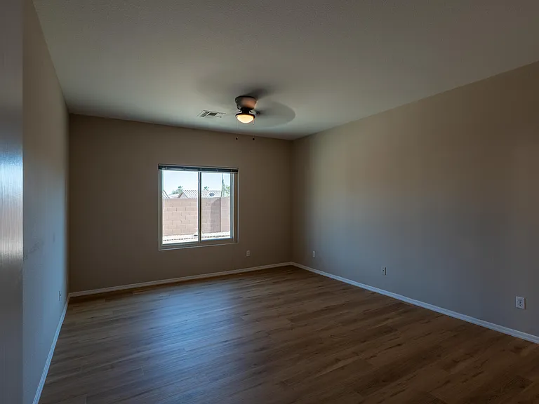 16247 W Monroe St — Photo 10