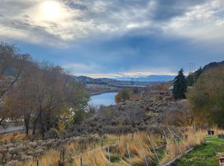 207 E St, Grand Coulee, WA 99133