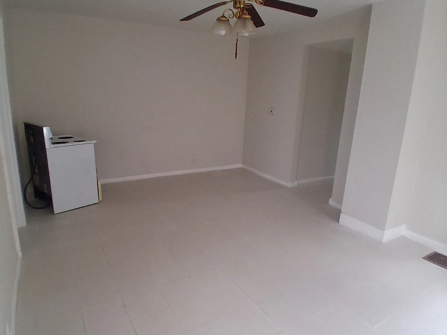 2 bed, 1000 sqft, $950 — Photo 2
