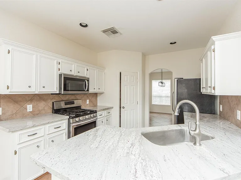 20306 Baytide Ct — Photo 9