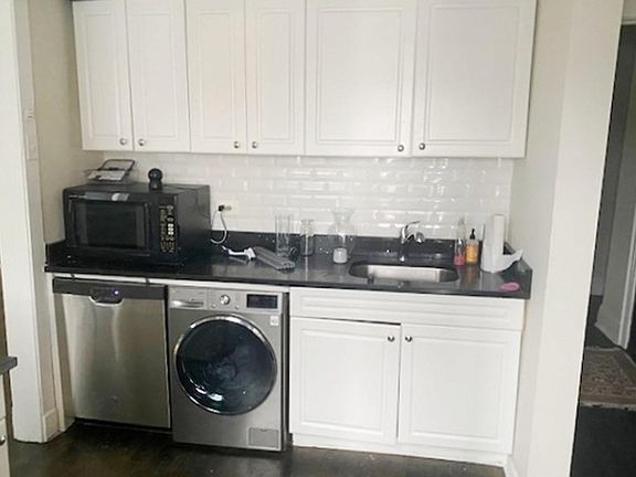 2nd image of 312-20 Lee St #3143