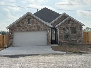 204 S East St, Weimar, TX 78962