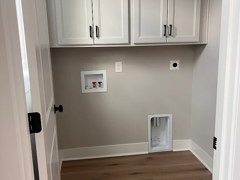 Washer/Dryer Area
