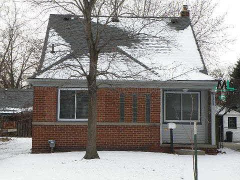 1st image of 23101 Forest St
