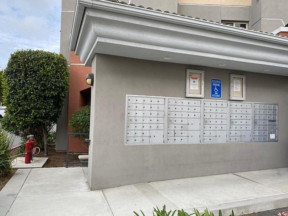 Mailbox of 3887 Pell Pl