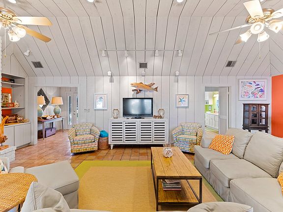 4th image of 14 Bahama Dr
