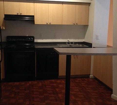 4th image of 2402 W Azeele St Unit 413