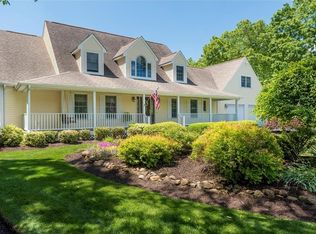 9 Brett Dr, Scituate, RI 02825