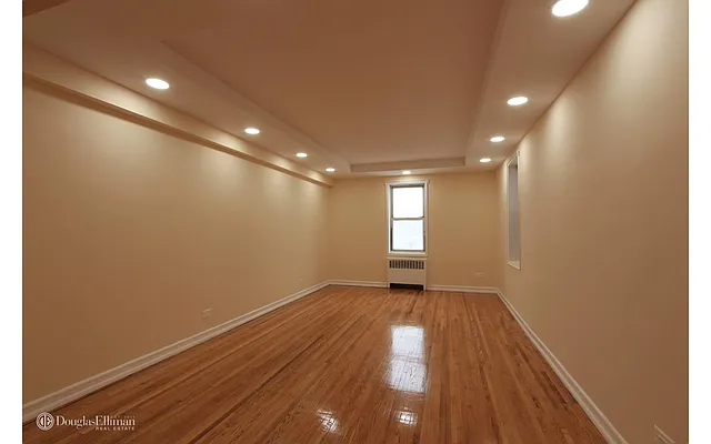 Rented by Douglas Elliman | media 38