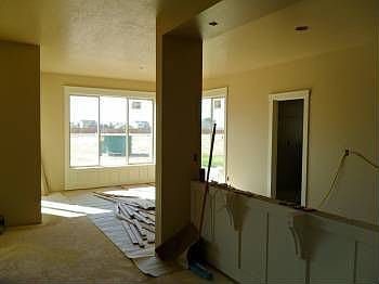 5th image of 625 W Kingley Dr