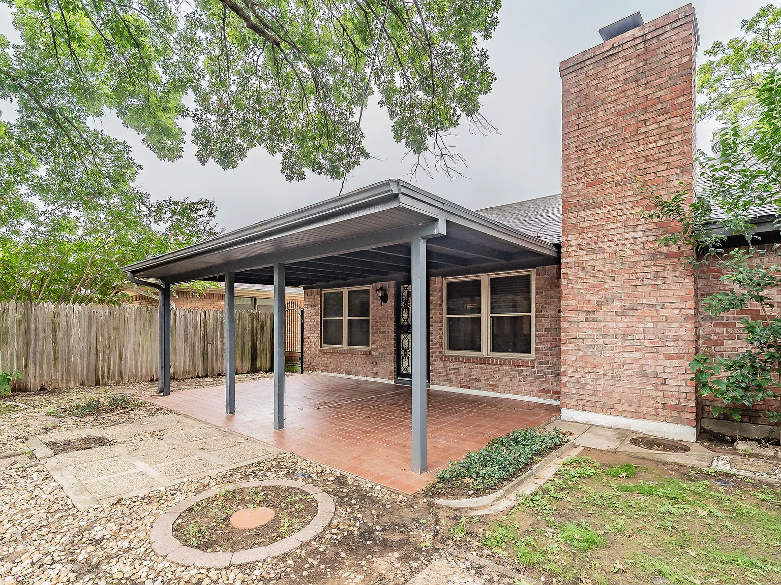 3 bed, 1812 sqft, $2,400 — Photo 4