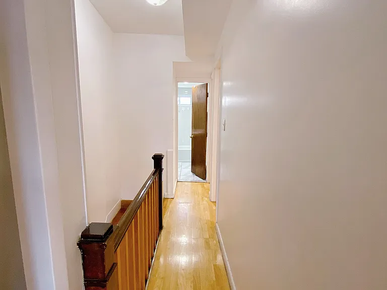 923 Mountain St — Photo 8