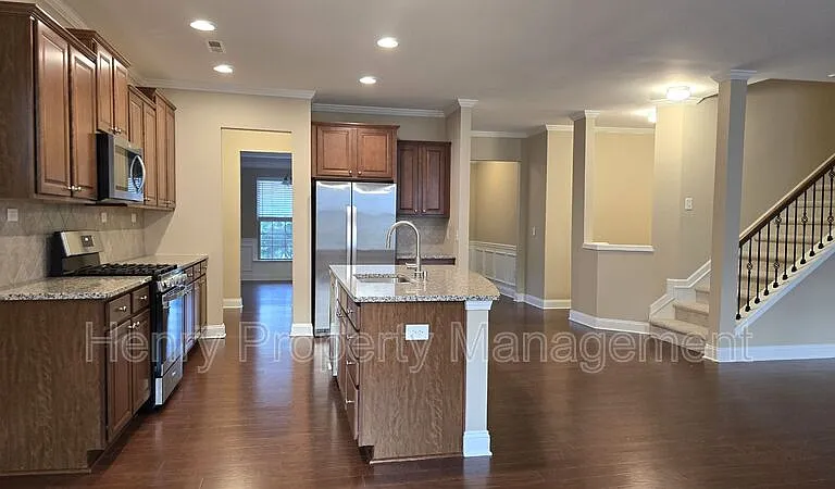 1005 Magnolia Leaf Ct — Photo 9