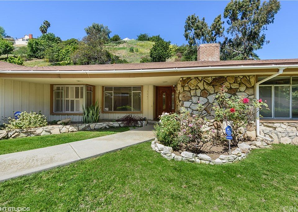 1st image of 3947 S Cloverdale Ave