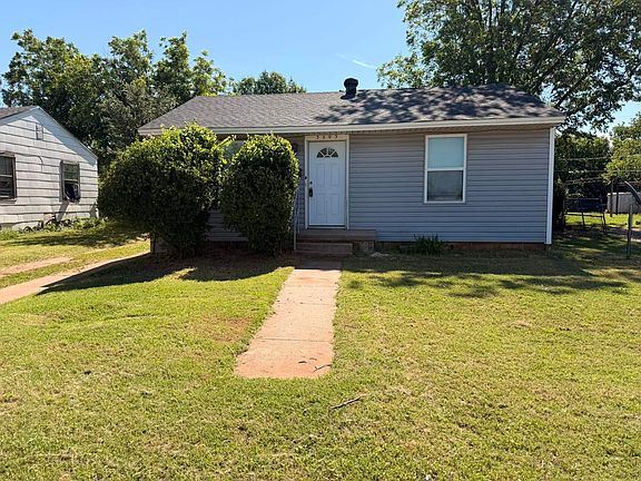 2nd image of 3003 Lawrence Rd