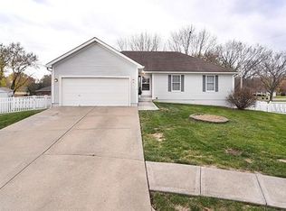 21424 Pin Oak Ln, Peculiar, MO 64078