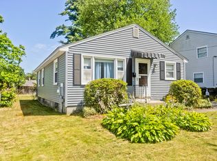 57 Price St, Springfield, MA 01104