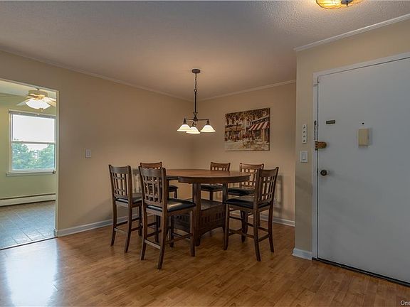 4th image of 950 Sierra Vista Ln