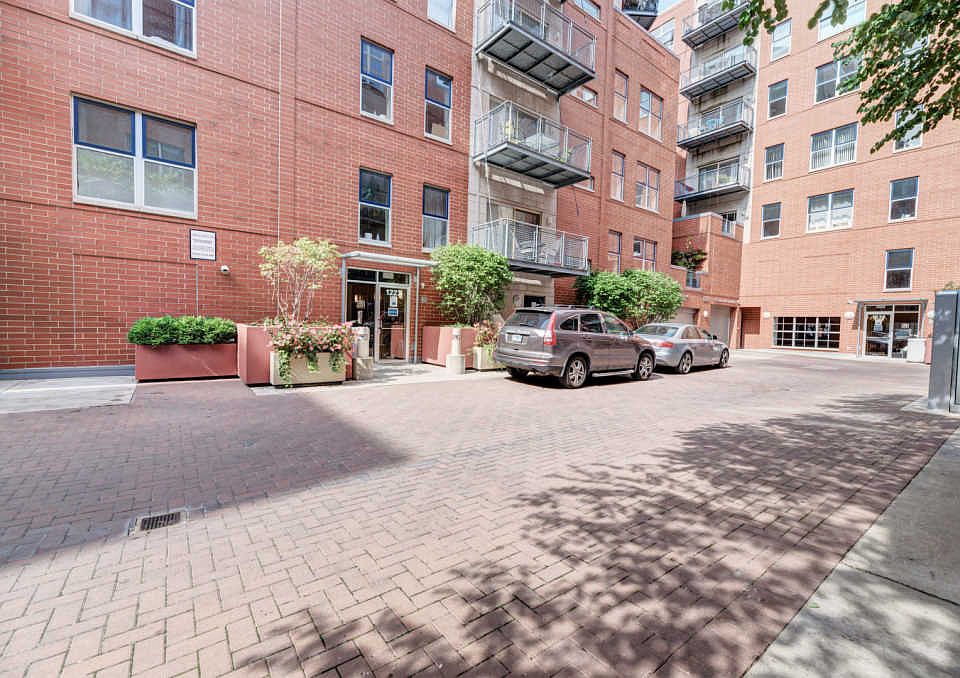1st image of 1222 Chicago Ave APT 402