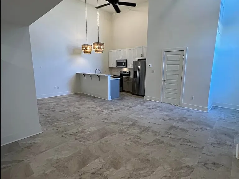 703 Krebs Ave #B — Photo 3