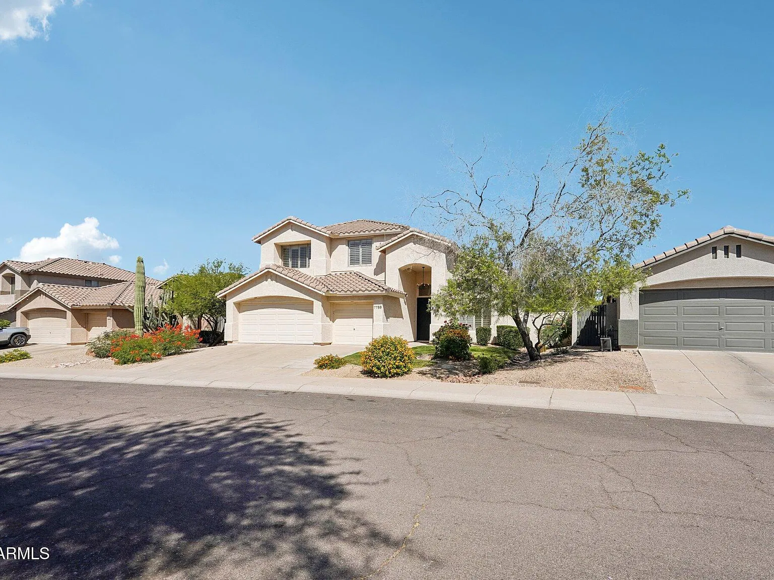 4 bed, 2.5 bath, 2441 sqft, $6,000 — Photo 2