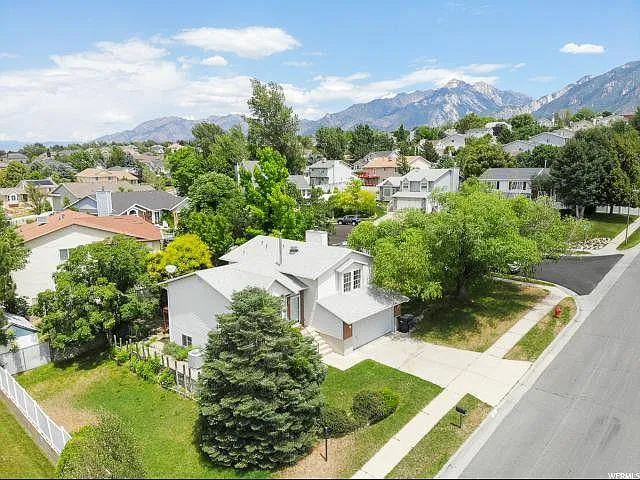 1043 E Eagle Bend Rd — Photo 2