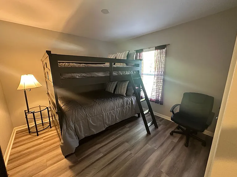 128 NW 25th Pl — Photo 9