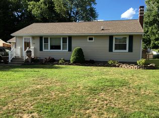 1352 Tomahawk Ln, Coshocton, OH 43812