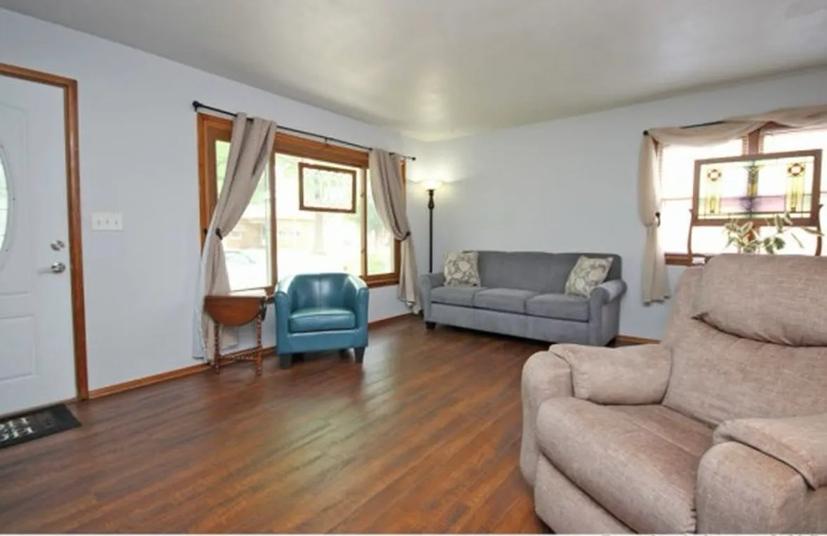 3 bed, 1575 sqft, $2,800 — Photo 1