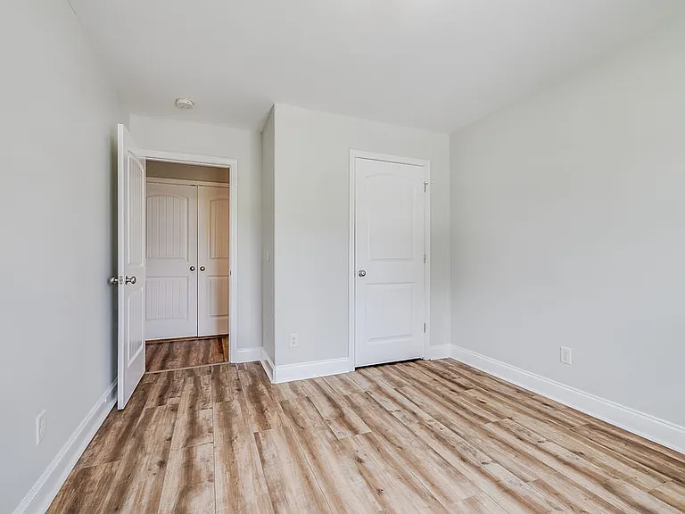 573 Governor Treutlen Cir — Photo 5