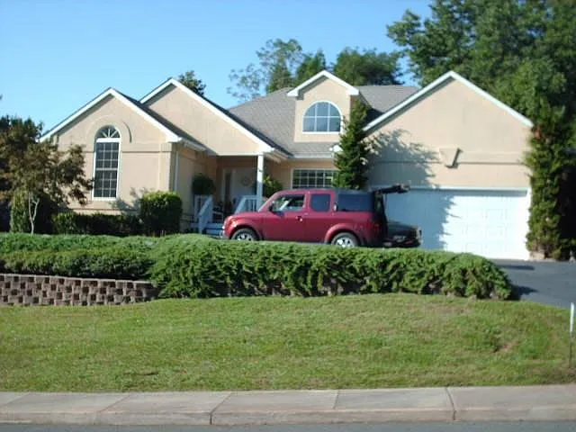919 Marshall St photo 1