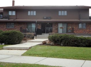 4015 S 84th St APT 4, Greenfield, WI 53228
