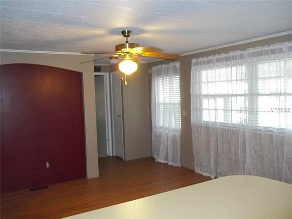 3rd image of 311 Lakeview Dr
