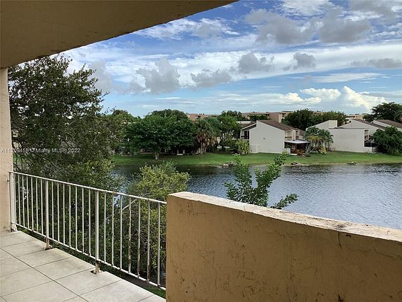 5th image of 9359 Fontainebleau Blvd APT F307