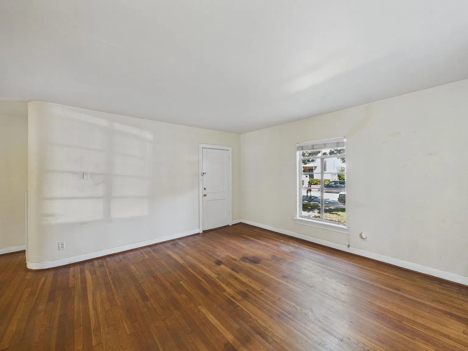 1823 W Main St — Photo 2