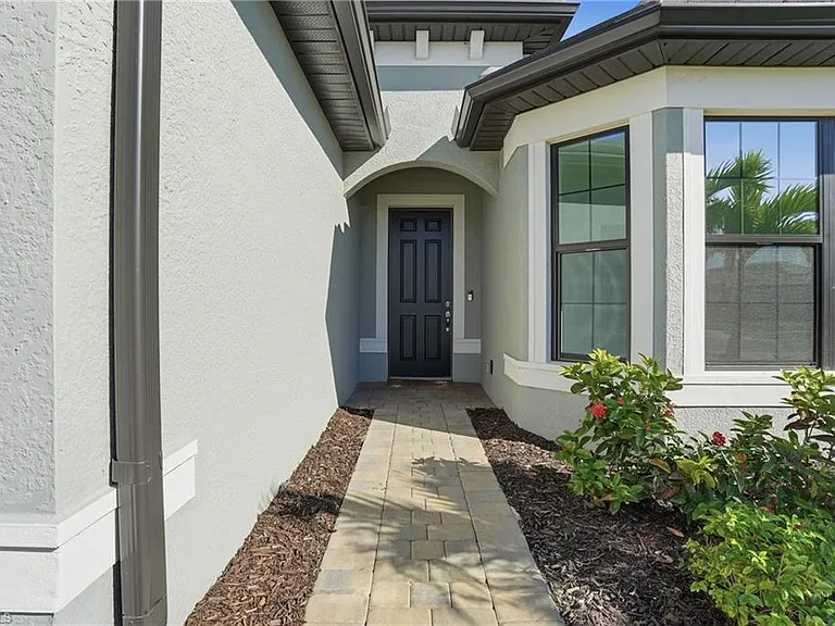 1954 Fresno Ave — Photo 11