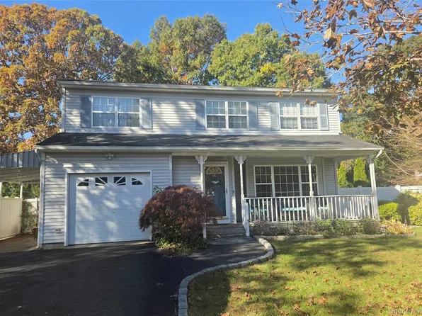 18 Hudson Street, Selden, NY 11784