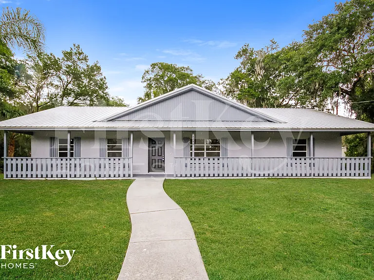 8240 Stoner Rd — Photo 1