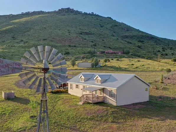 109 Comanche Trl, Fort Davis, TX 79734