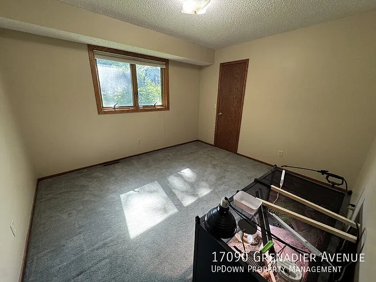 17090 Grenadier Ave — Photo 20