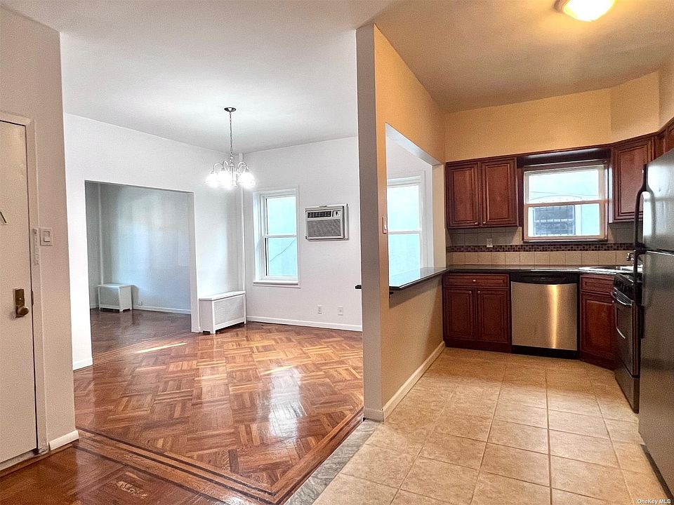 2137 36th St Astoria, NY Zillow Apartments for Rent in Astoria