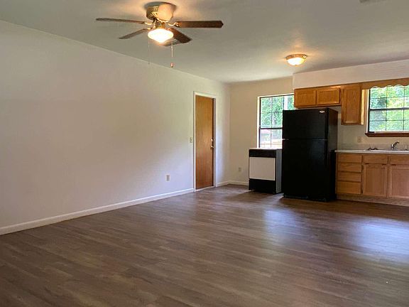 4th image of 282 SE Arapahoe Ln