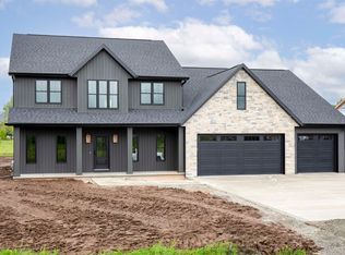 972 Autumn Joy Dr, De Pere, WI 54115