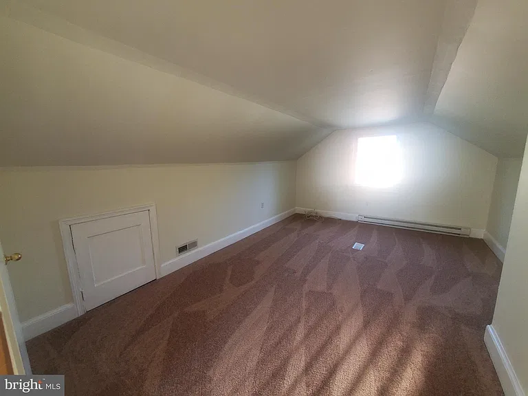 73 Upland Ave — Photo 28