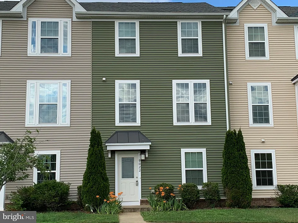 9022 Randolph Cir